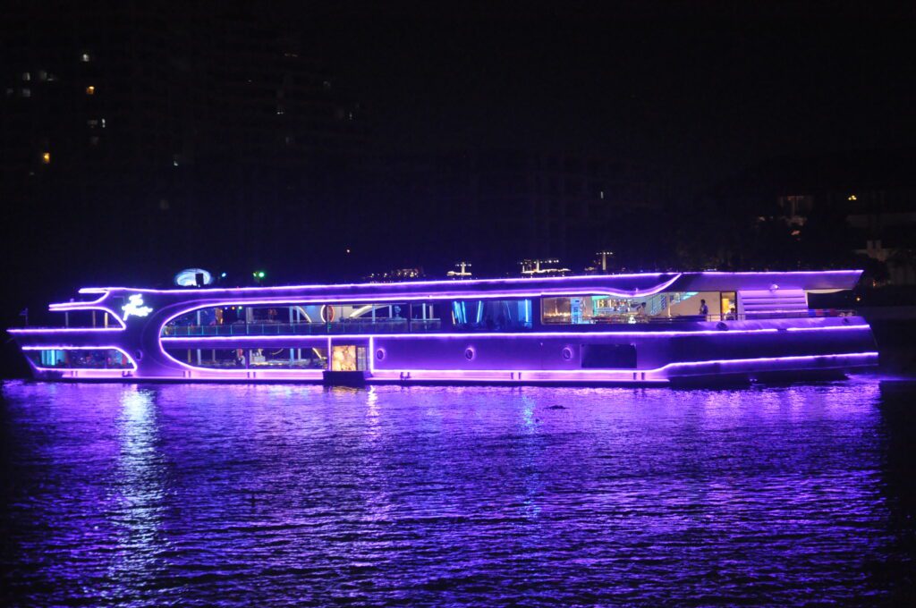 ล่องเรือดินเนอร์กรุงเทพ
